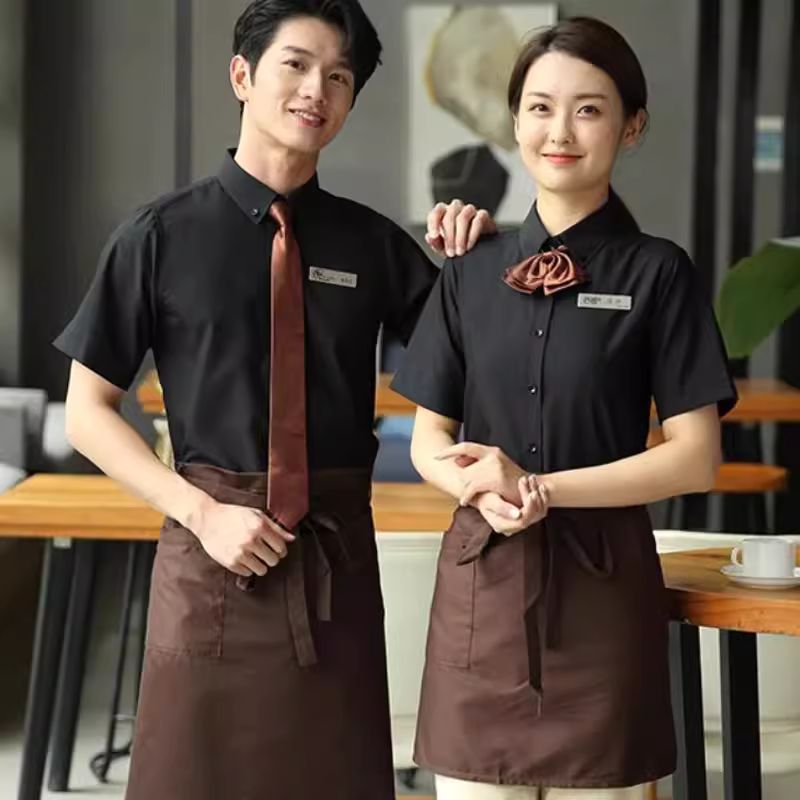 Đồng phục phục vụ món ăn truyền thống